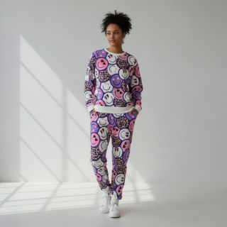 Szabadidő anyag Happy faces purple digital print