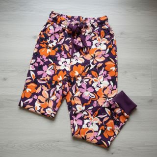 Szabadidő anyag Bright flowers design purple ochre