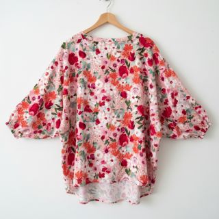 Viszkóz SATIN Red flowers digital print