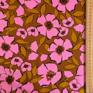 Pamutvászon SATIN Flower Kala caramel