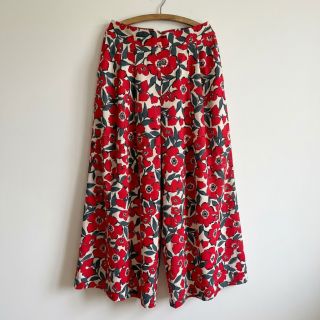 Pamutvászon SATIN Flower Kala offwhite