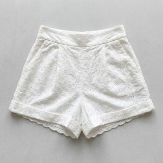 Pamutvászon EMBROIDERY TWO-SIDE SCALLOP Simi white