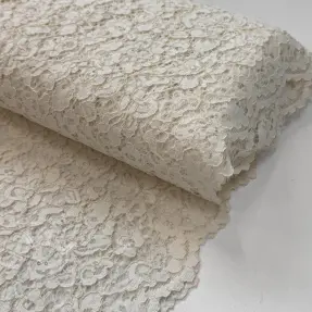 Csipke Scallop off white