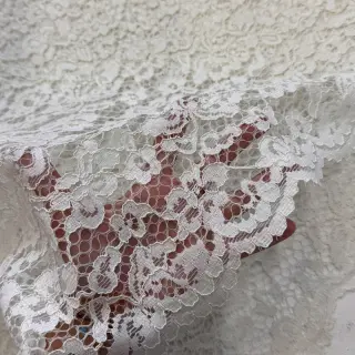 Csipke Scallop off white