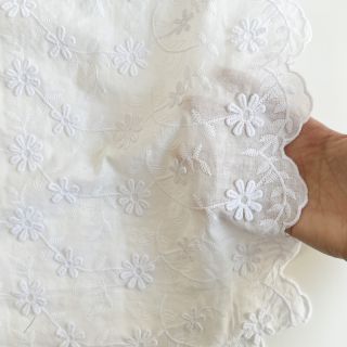 Pamutvászon VOILE Embroidery flowers white