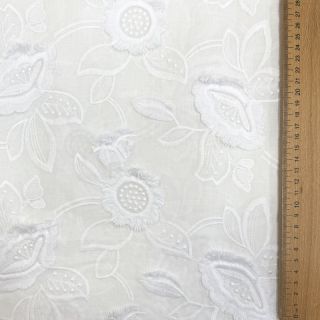 Pamutvászon EMBROIDERY Catchy Swingy white