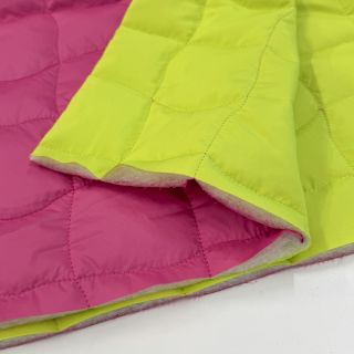 Steppelt anyag Graphic square pink lime